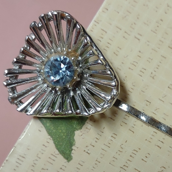 1950's Vintage Hair Pins and Hair Claws - Picture 9 of 11